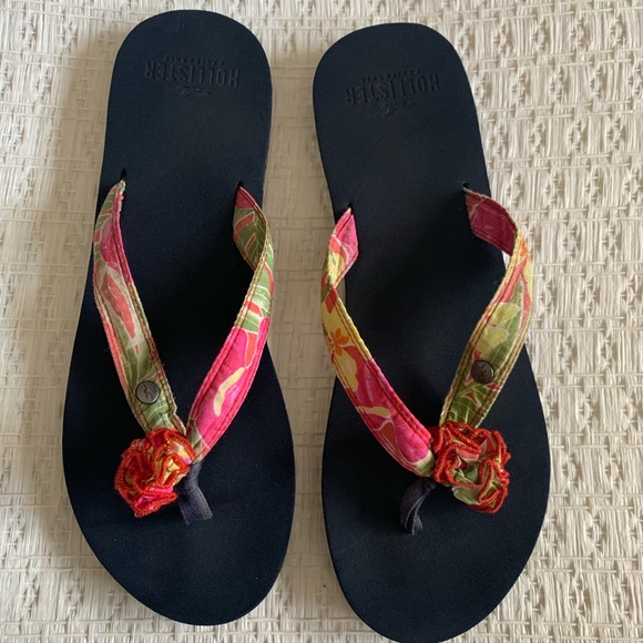 Hollister Shoes - Hollister Flower Sandals